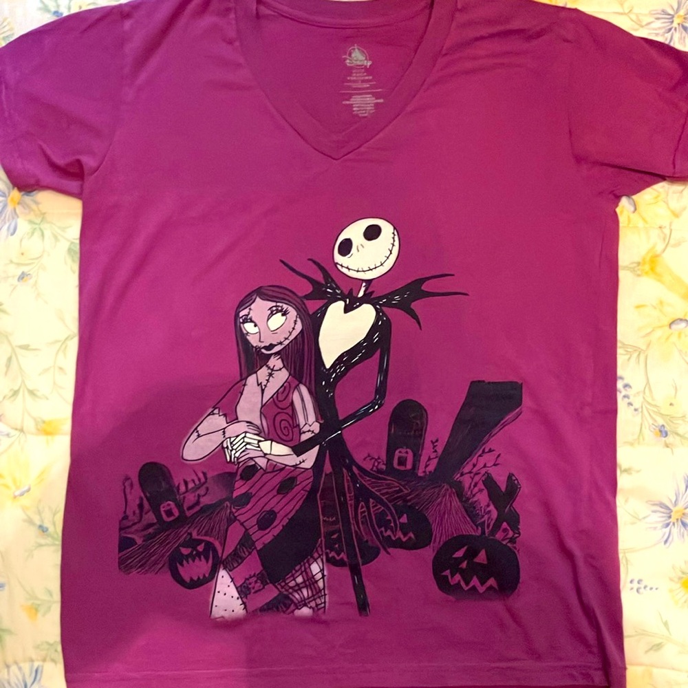 DISNEY NIGHTMARE BEFORE CHRISTMAS TEE SIZE LARGE